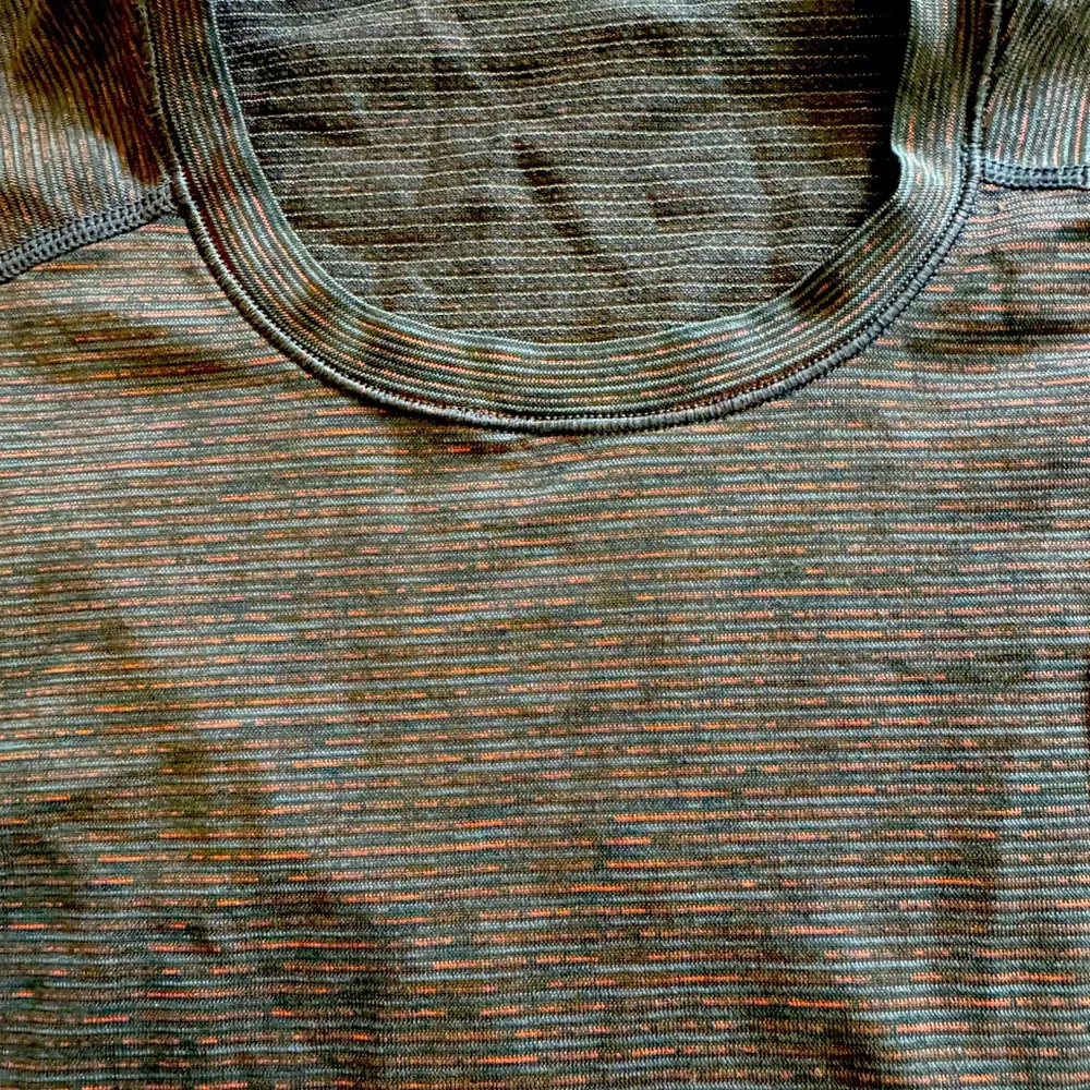 Lululemon Metal Vent Tech Long Sleeve - Picture 4 of 5